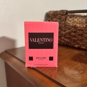 Valentino Donna Perfume